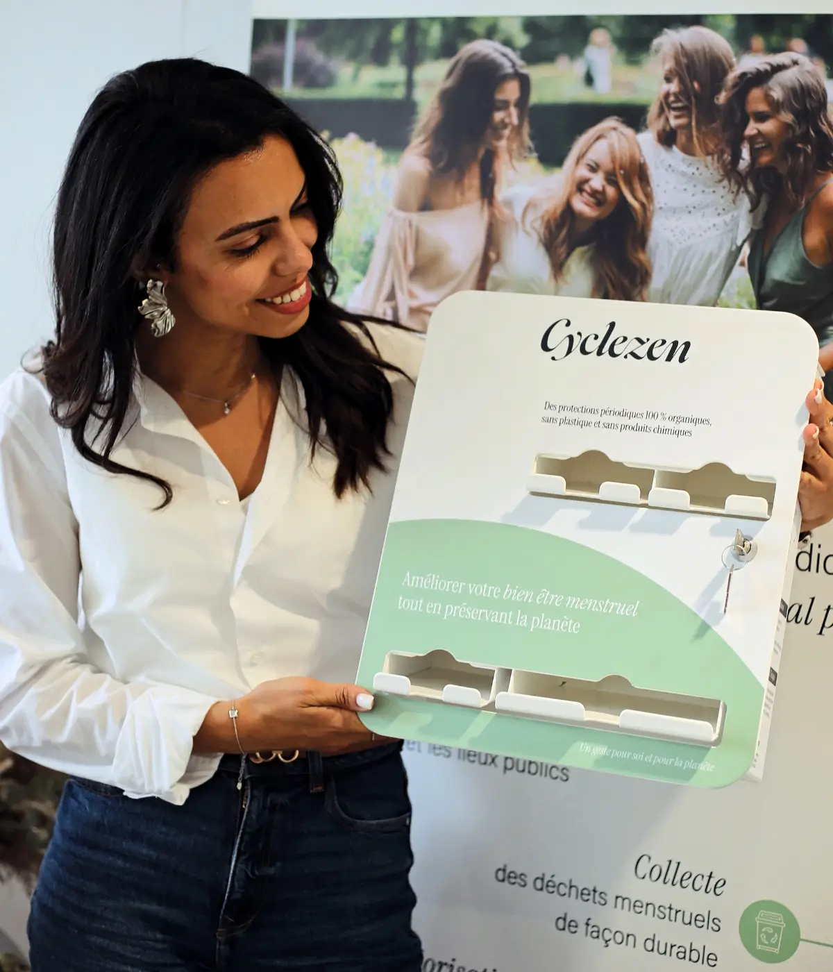 Samia Dahmouni distributeur de protections périodiques