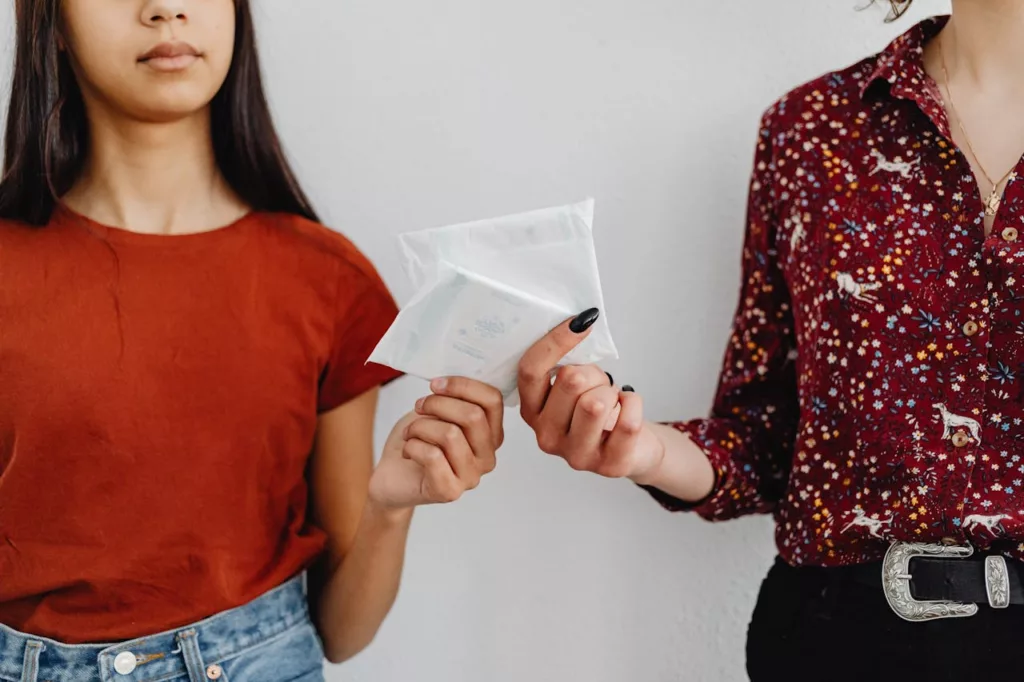 précarité menstruelle serviettes périodiques